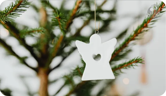 minimalistyczna biała ozdoba choinkowa